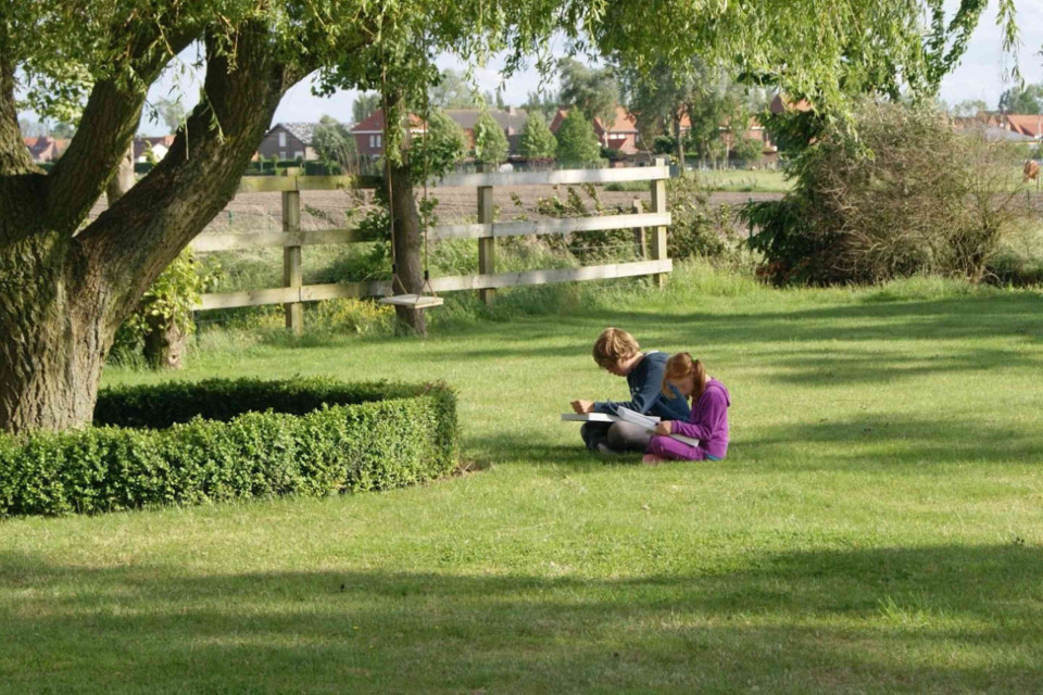 <p data-start="395" data-end="616"><strong data-start="395" data-end="427">🌿 Step Outside for a Moment&nbsp;</strong><br data-start="427" data-end="430">Fresh air, open space and a little sunshine &mdash; sometimes that&rsquo;s all you need to reset. Whether you&rsquo;re sketching, reading or just sitting still, nature helps you breathe a little deeper.</p>
<p data-start="618" data-end="748"><strong data-start="618" data-end="626">Tip:</strong> Take ten minutes outside today. Leave your phone behind, bring a notebook or just your thoughts &mdash; and see what happens.</p>
<p data-start="750" data-end="870">#LesCouleursDuMonde #StepOutside #NatureMoments #family #kids #FreshAirFeels #SlowAfternoons #SimpleJoys #OutdoorTime #MindfulLiving</p>