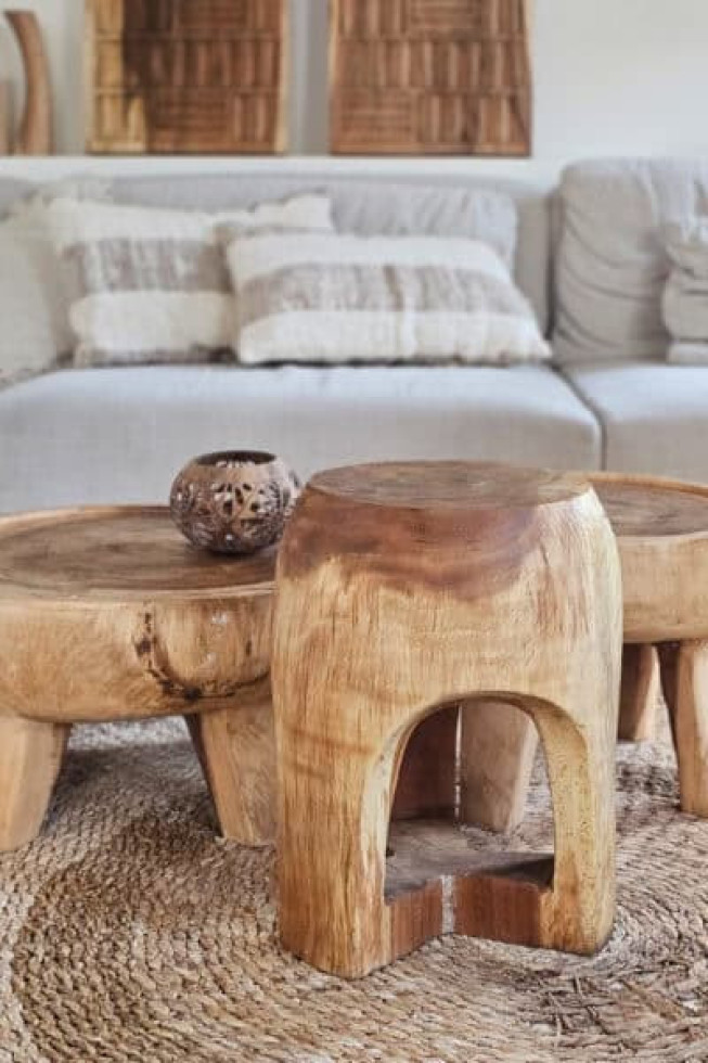 <h4 class="product_title entry-title elementor-heading-title elementor-size-default">Crank tunnel</h4>
<p>This characterful stool is handcrafted in&nbsp;<strong>Java&nbsp;</strong>and translates the warmth of natural wood into a sleek furniture design. The stool is constructed from multiple cylindrical segments. The result is a virtual piece of furniture that is both aesthetically pleasing and practical.</p>
<p>Great as a stool and ideal as a side table.</p>
<p><a class="data-link" href="https://cocohomeliving.nl/product/kruk-poort/" target="_blank" rel="noopener">Shop now</a></p>
