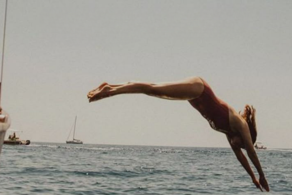 <p class="" data-start="153" data-end="218">The freedom of letting go.&nbsp;<br data-start="179" data-end="182">The elegance of being in motion.&nbsp;</p>
<p class="" data-start="225" data-end="277">This isn&rsquo;t just a summer moment, it&rsquo;s <strong>a reminder</strong>.</p>
<p class="" data-start="284" data-end="350">You don&rsquo;t have to wait.&nbsp;<br data-start="307" data-end="310">You don&rsquo;t have to plan it perfectly.</p>
<p class="" data-start="357" data-end="371"><strong>Just <em data-start="362" data-end="368">dive</em>. 🌊 Somewhere on the coast.</strong></p>
<p class="" data-start="439" data-end="521">#CoteDAzurEnergy #RivieraScenes #Retro #cotedazur</p>